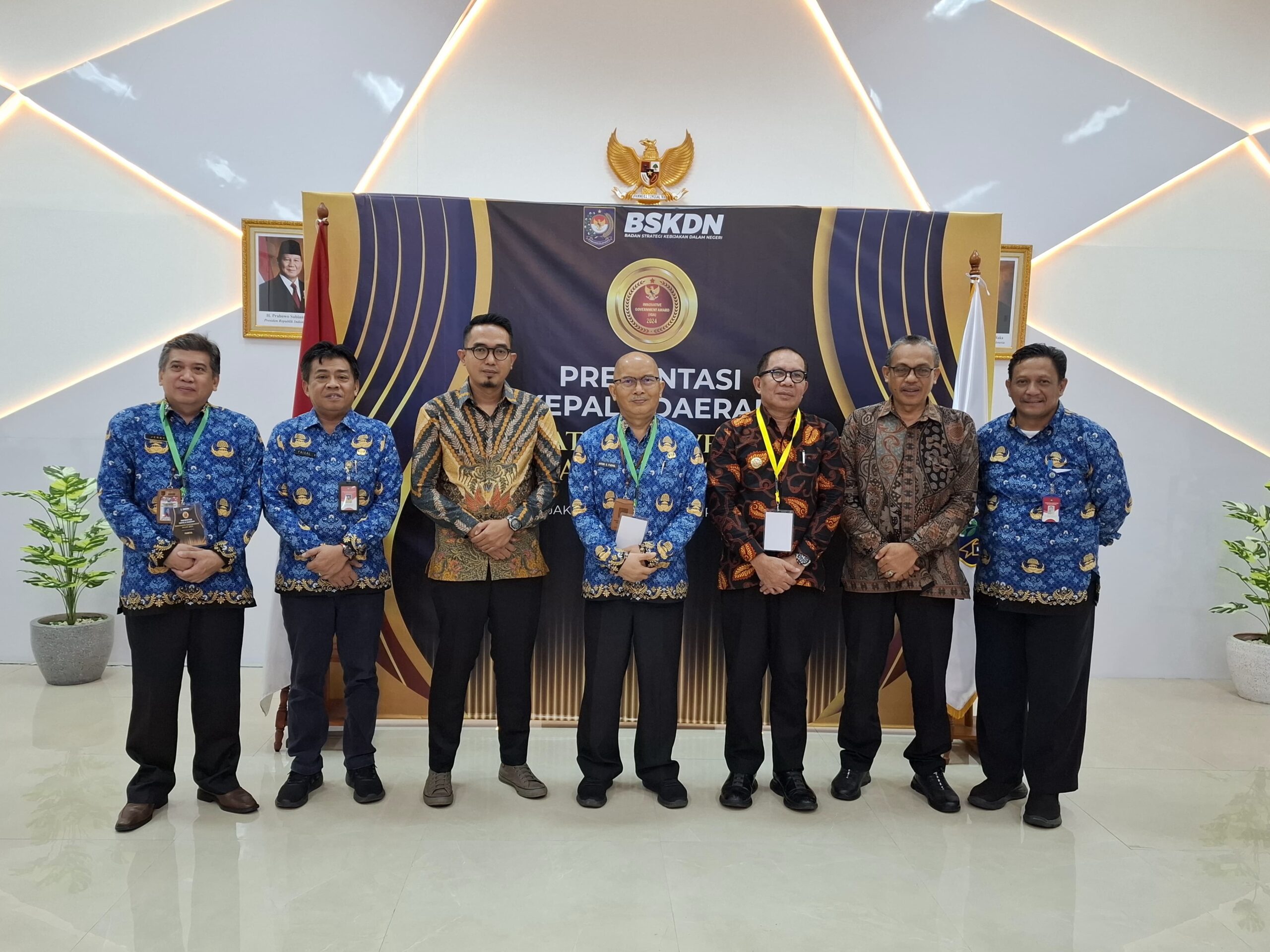 Foto saat berada di kementrian Dalam Negri